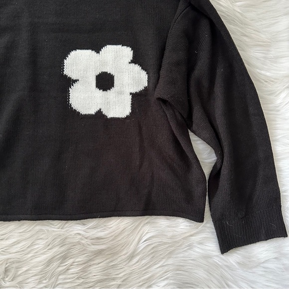 Divided black knit white mod floral mock neck crop sweater - Picture 3 of 10